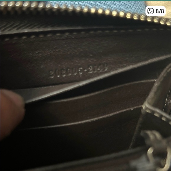 Gucci Beige and Brown Zip-Around Wallet - Picture 8 of 10